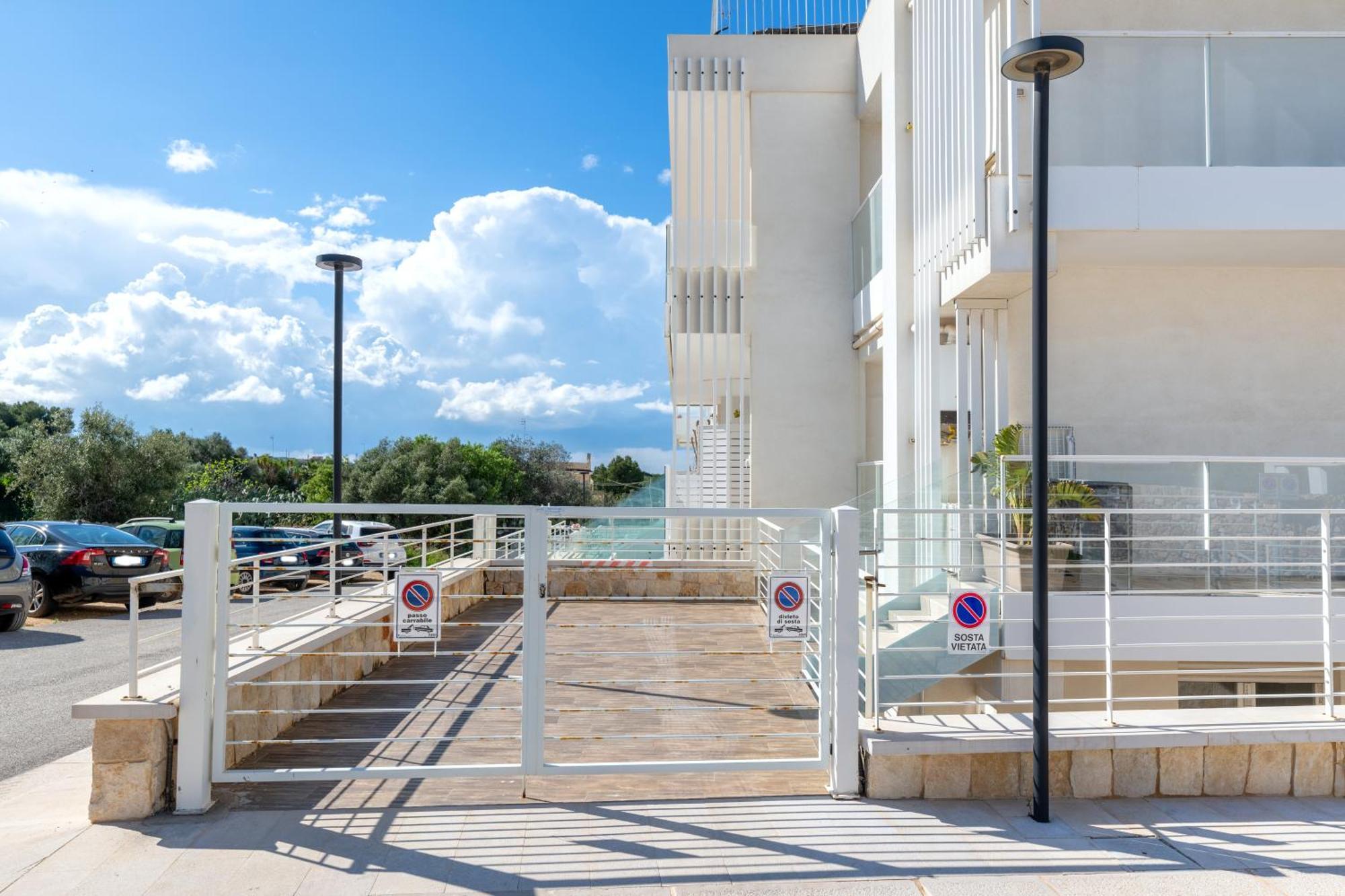 Exclusive Deluxe Apt Up To 6 People & Heated Tub Polignano a Mare Esterno foto
