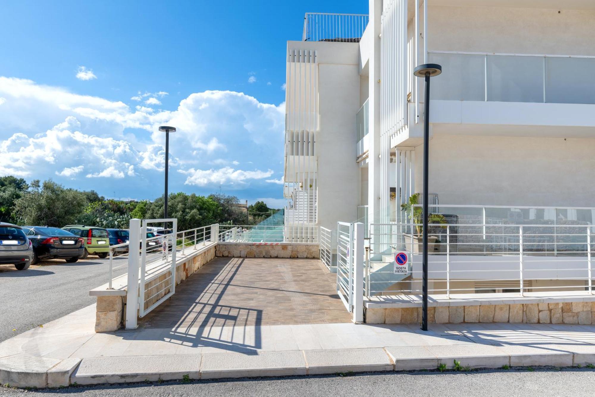 Exclusive Deluxe Apt Up To 6 People & Heated Tub Polignano a Mare Esterno foto